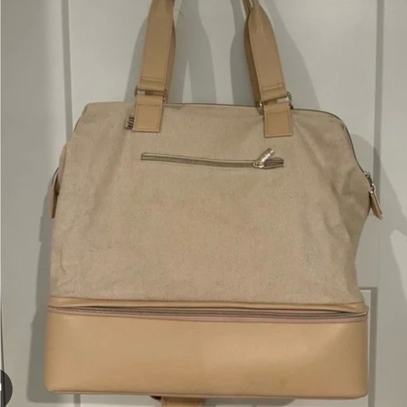 Beis Mini Weekender - Picture 1 of 8